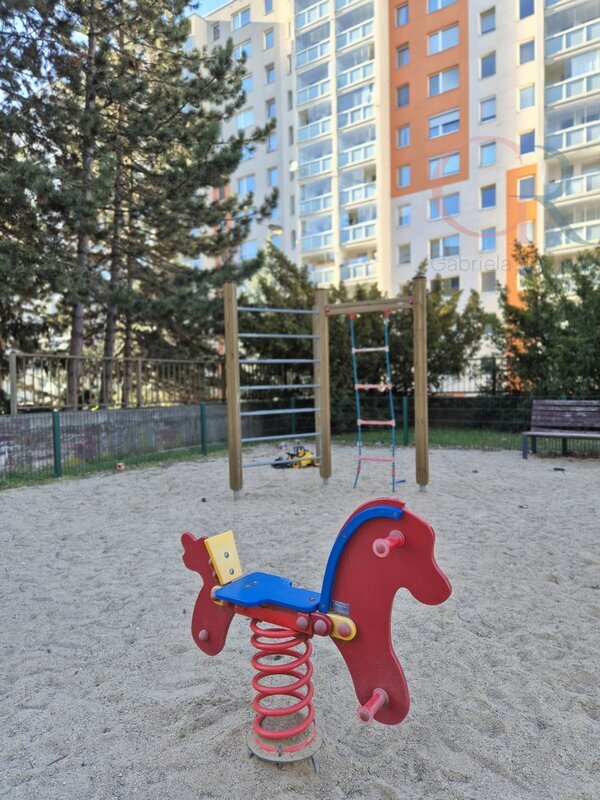 Pronájem bytu 3+1, 72 m2, ulice Vajdova, Praha