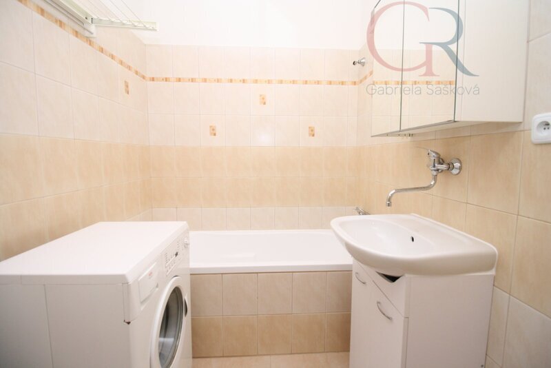 Pronájem bytu 3+1, 72 m2, ulice Vajdova, Praha