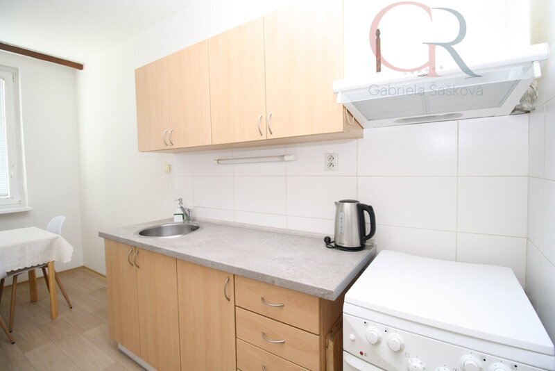 Pronájem bytu 3+1, 72 m2, ulice Vajdova, Praha