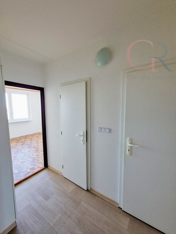 Pronájem bytu 3+1, 72 m2, ulice Vajdova, Praha